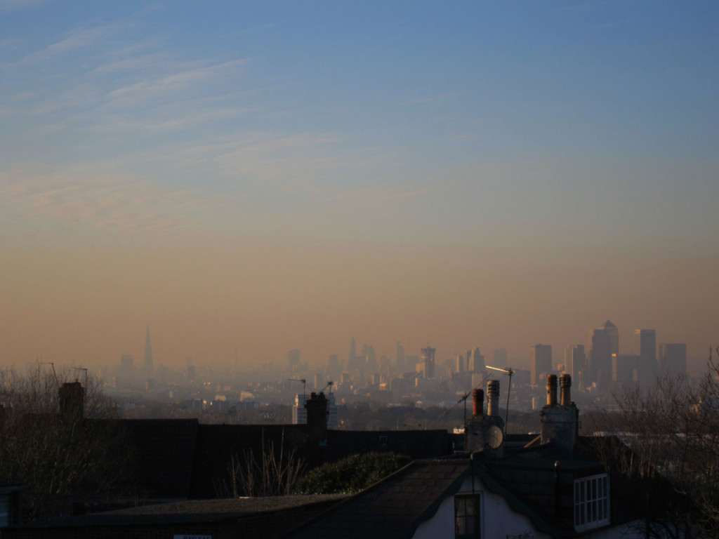 Orange fug over London at time of high air pollution