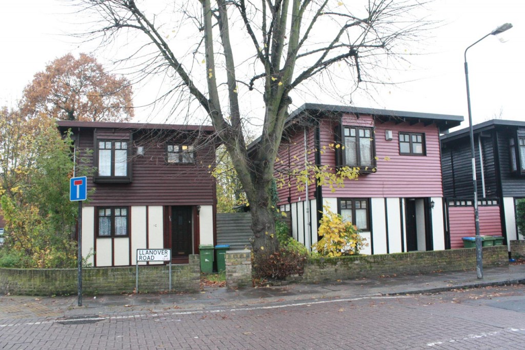 Segal Self-build houses in Llanover Road